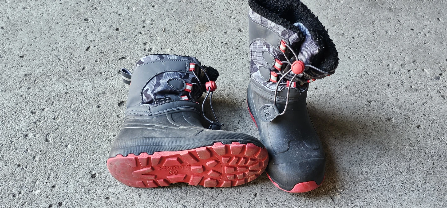 Kamik kids waterproof winter boots, size 12