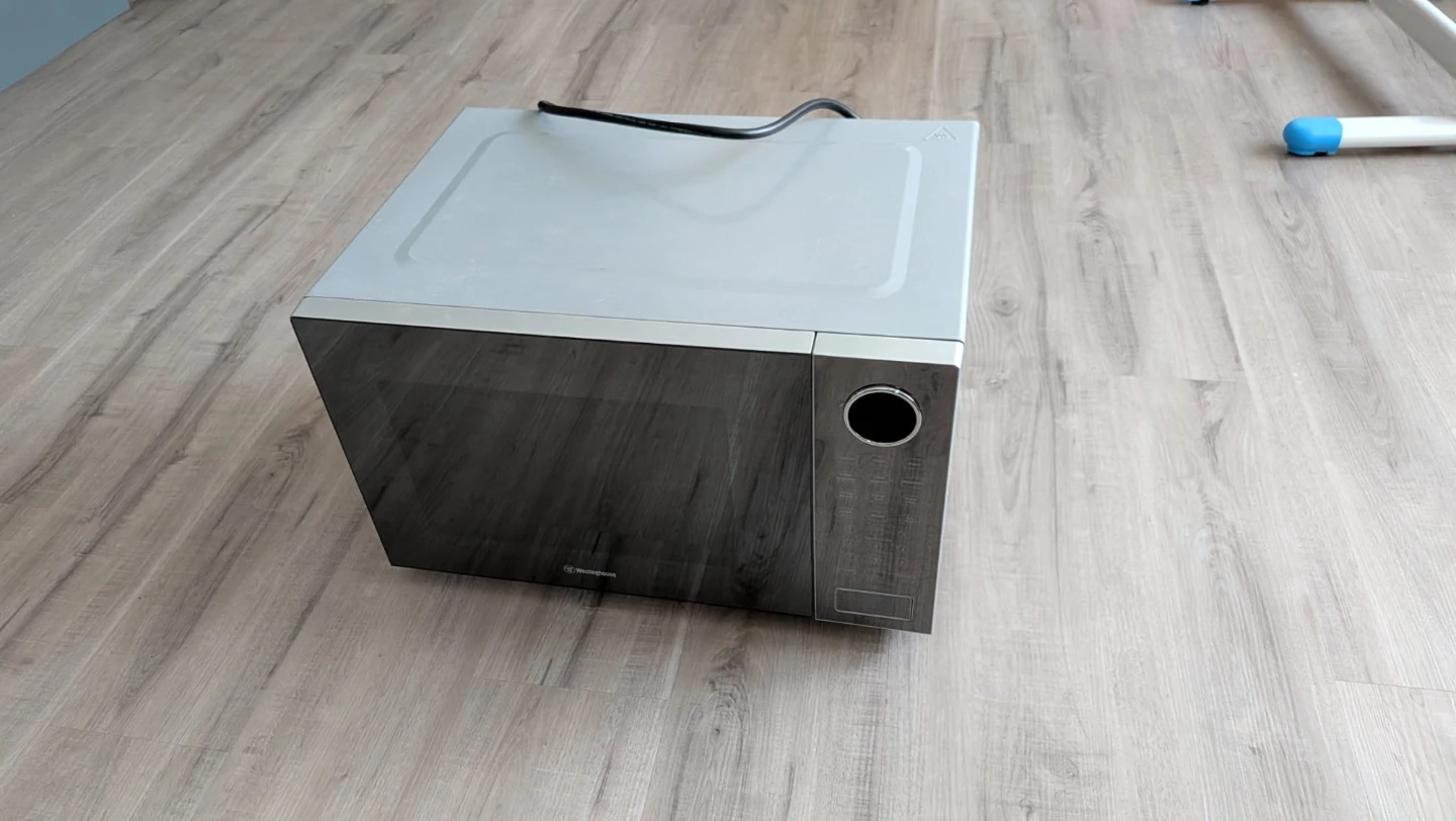 Westinghouse Countertop Microwave - photo 2