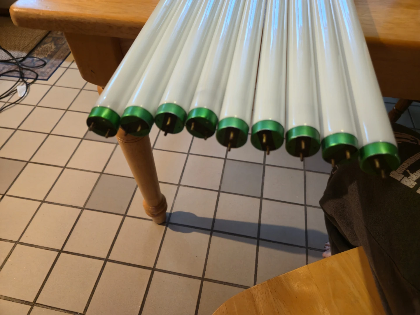 Lot of 9 Philips 4FT T8 Fluorescent Bulbs – 32W - photo 2