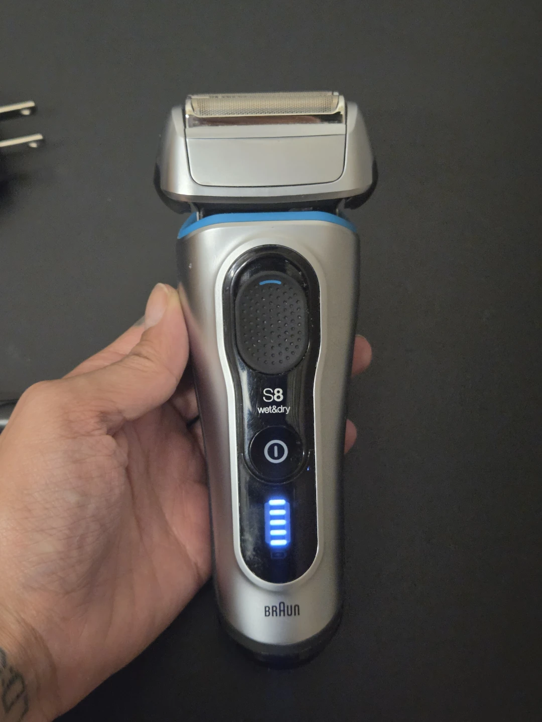 Braun Series 8 Wet & Dry Electric Shaver - photo 4