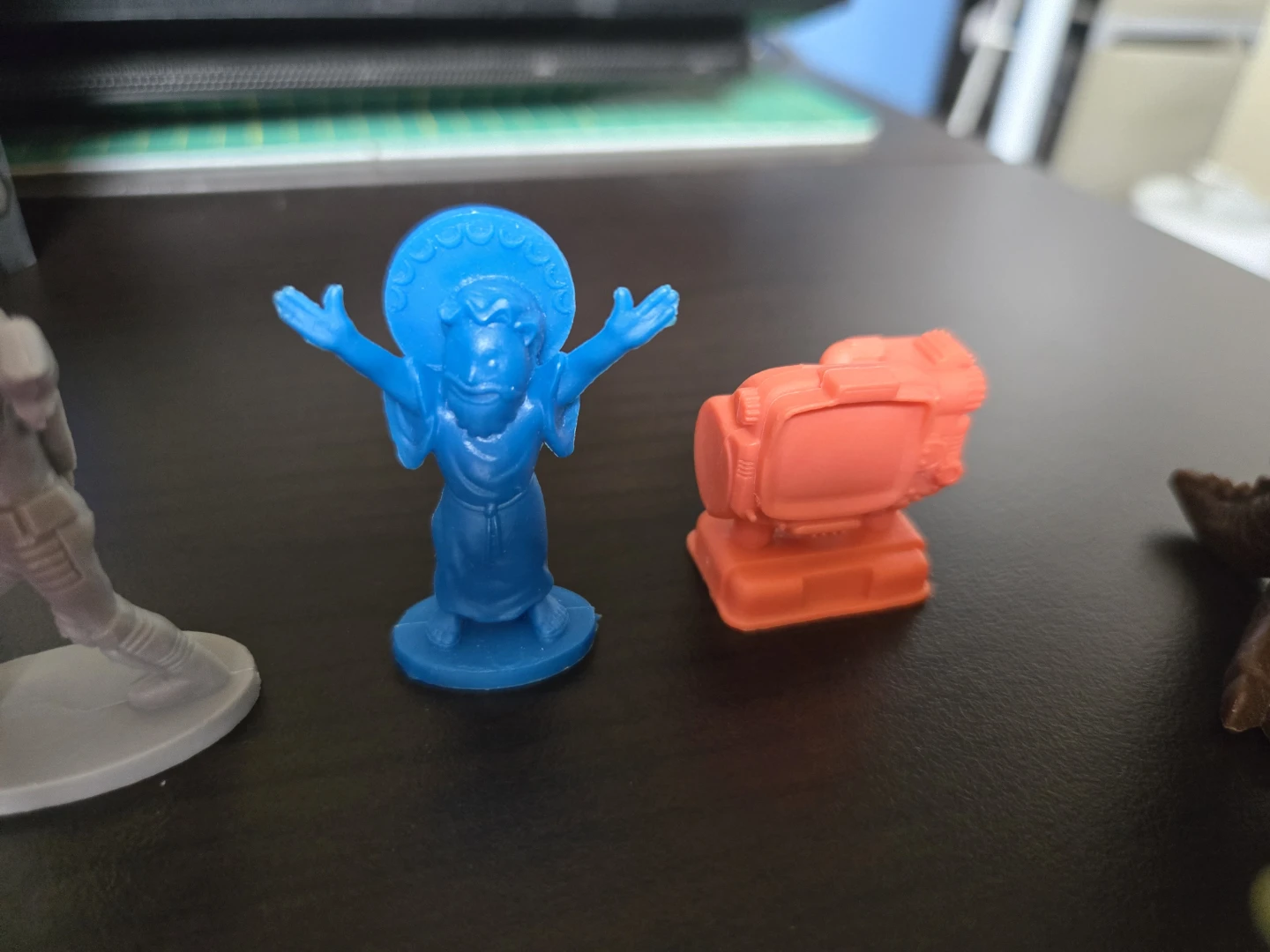 Fallout Box Of Plastic Figurines - photo 4