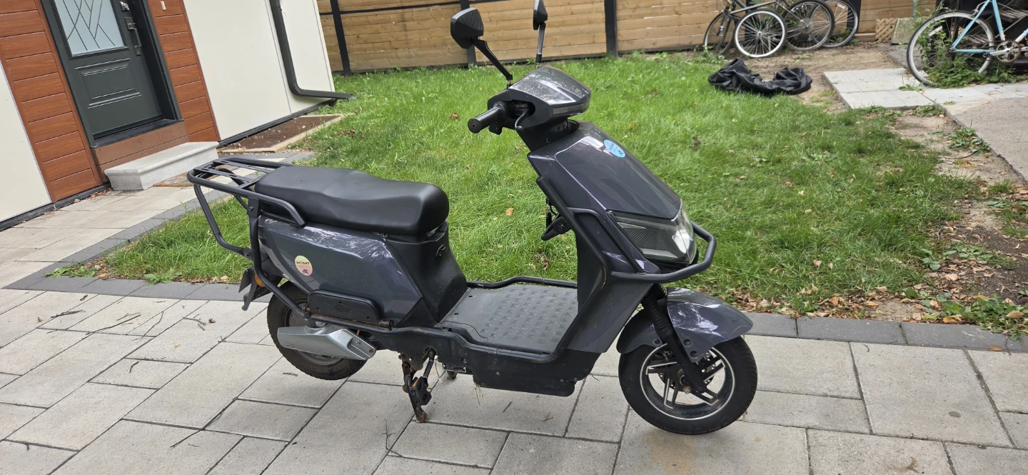 Knight T03 Electric Scooter - photo 2