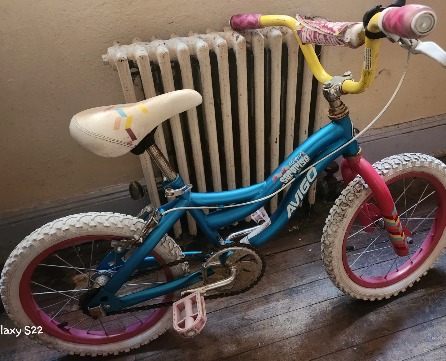 Avigo Sweet Surprise 16" Girls BMX Bike – Teal / Pink / Yellow - photo 3