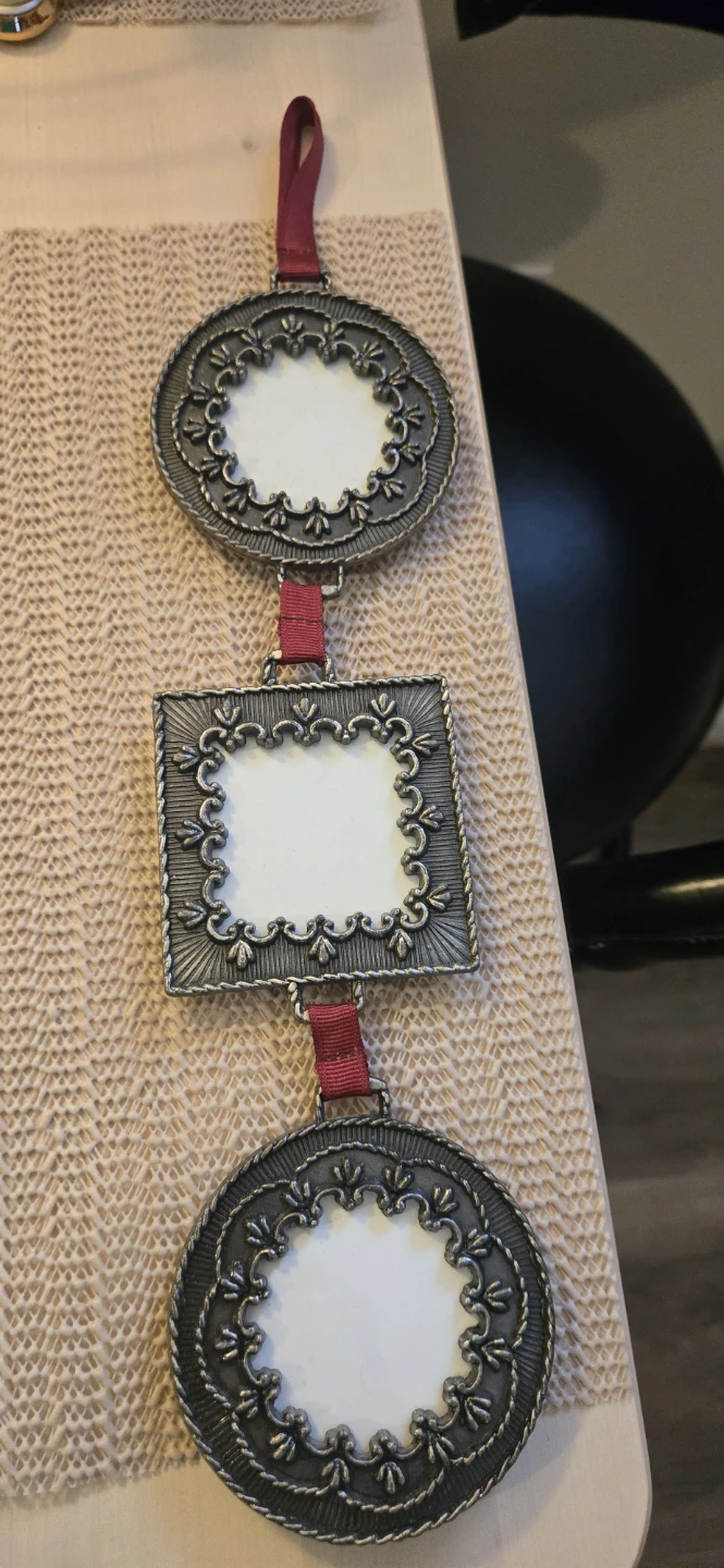 Decorative Photo Frame Hanger