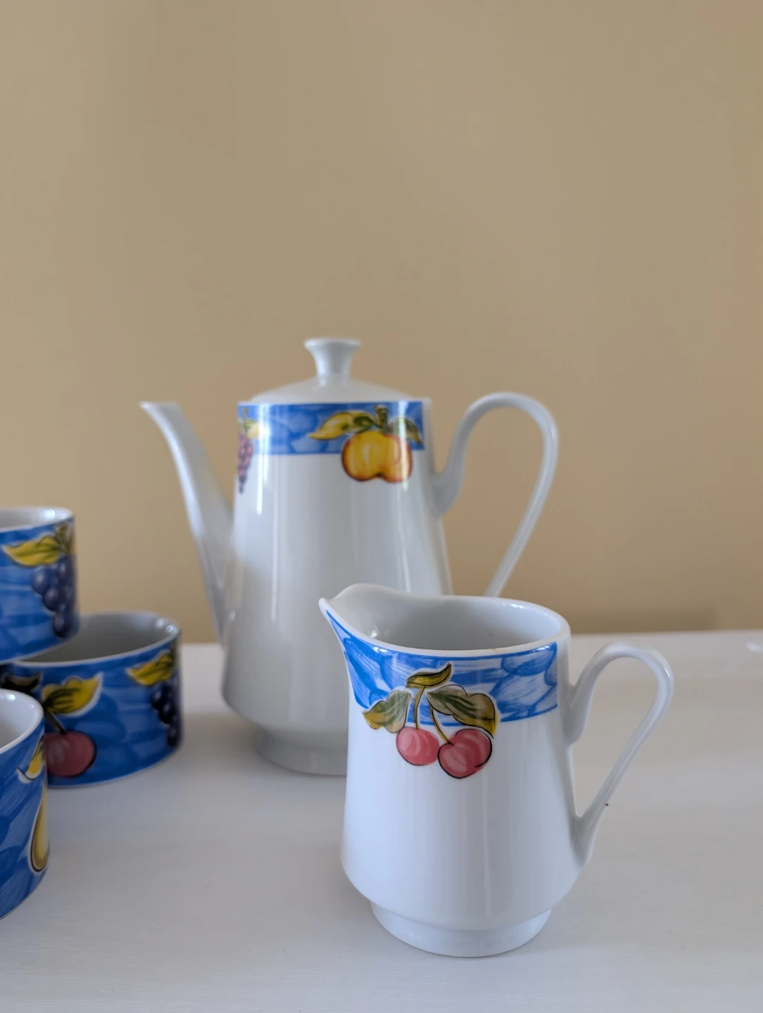 90s FRUIT PRINT CERAMIC TEA SET - photo 3