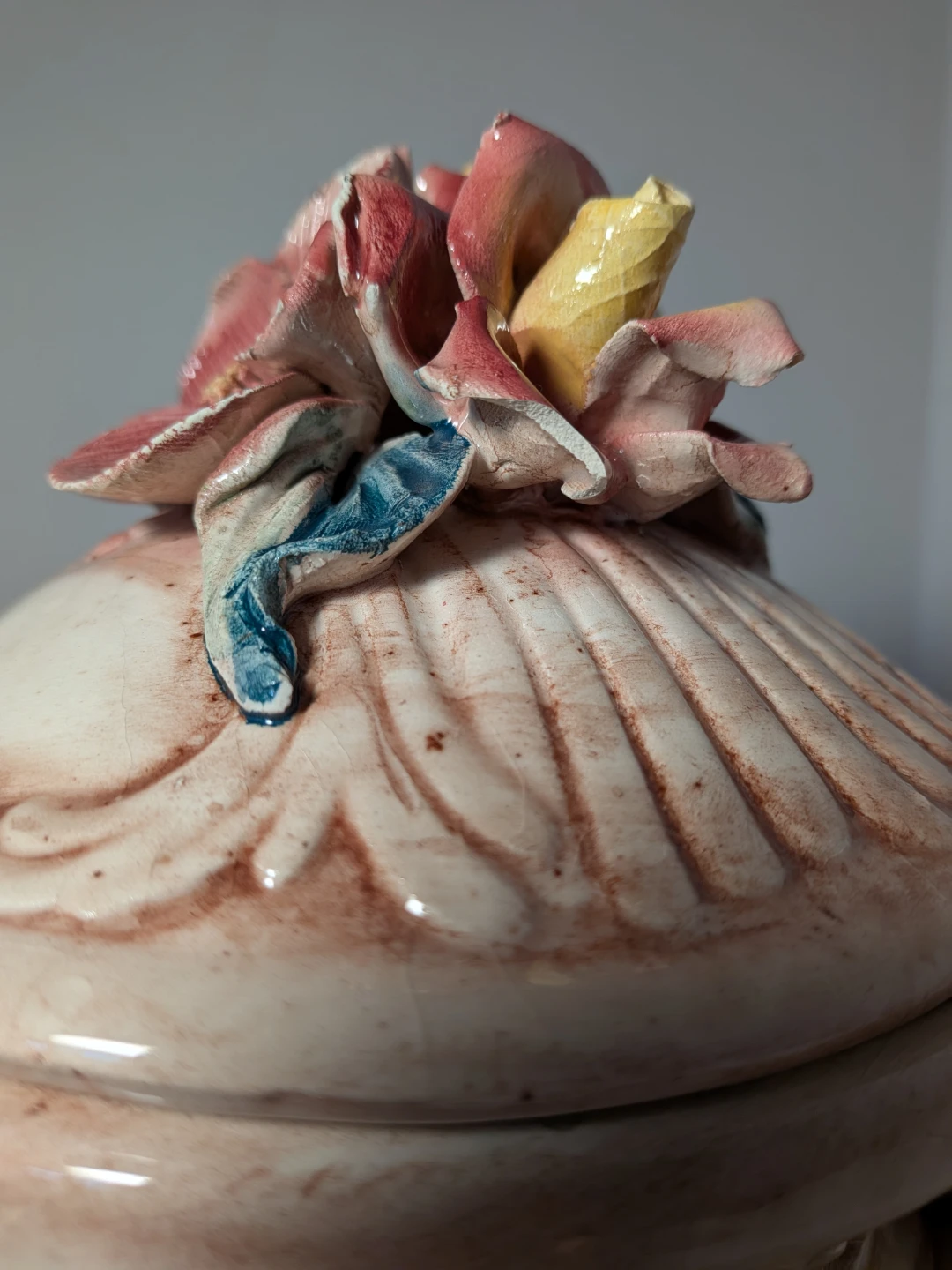Vintage Ceramic Urn with Floral Appliqués - photo 5