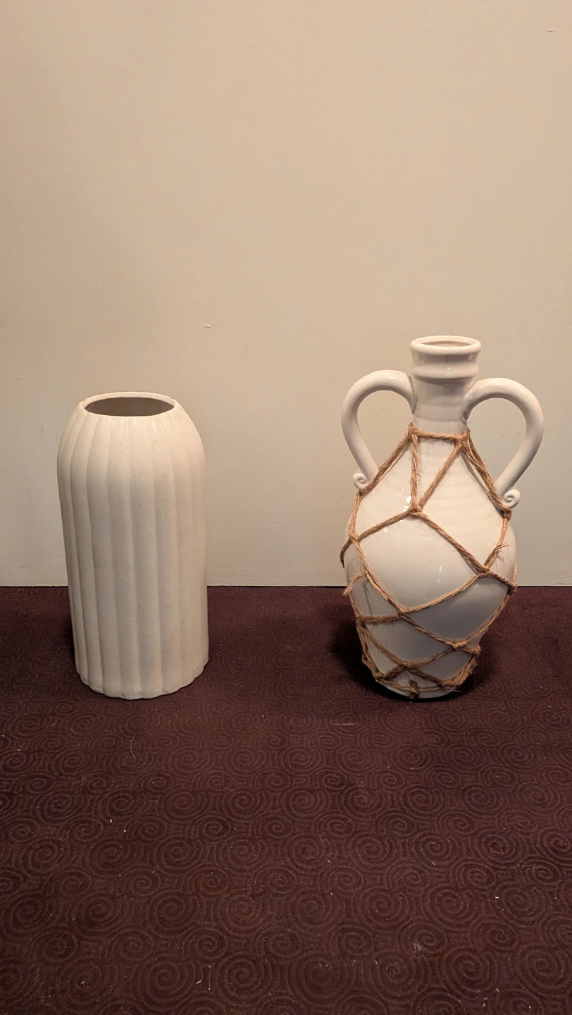 Set of 2 White Decorative Vases - photo 2