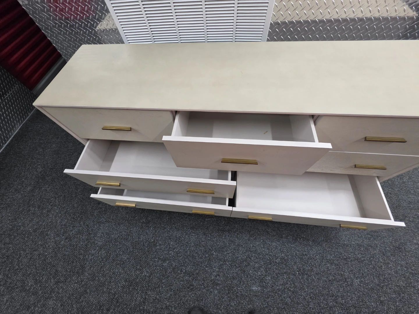 Modern Light Wood 8-Drawer Dresser with Gold Handles - photo 5