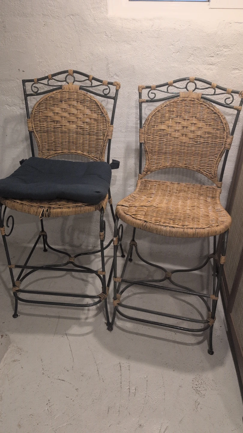 Bar chairs