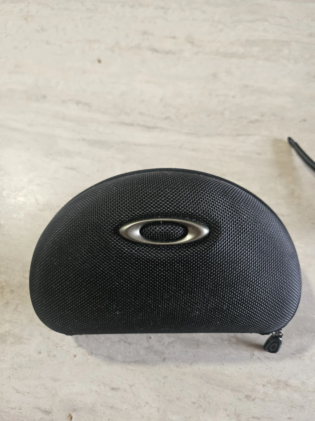 Oakley Sunglasses with Case - photo 5