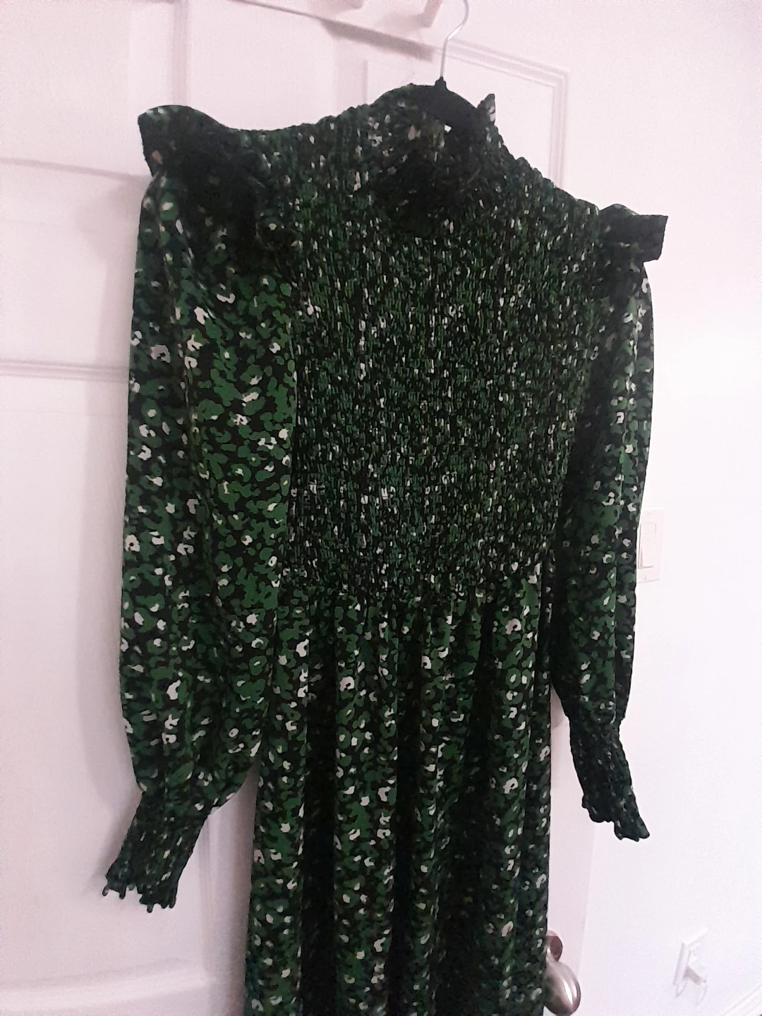 Green patterned long-sleeve maxi dress