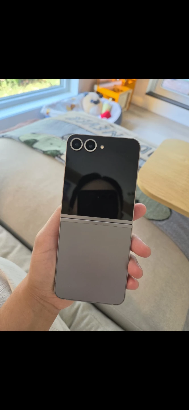 Galaxy Z Flip 6 - photo 3
