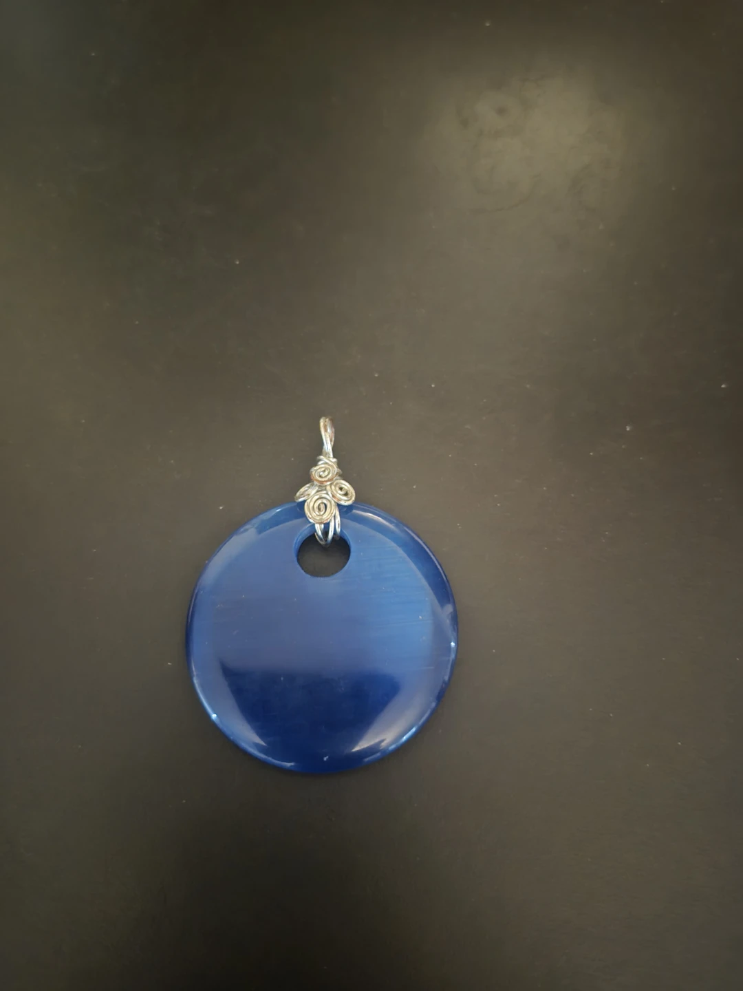 Blue agate stone pendant🏈