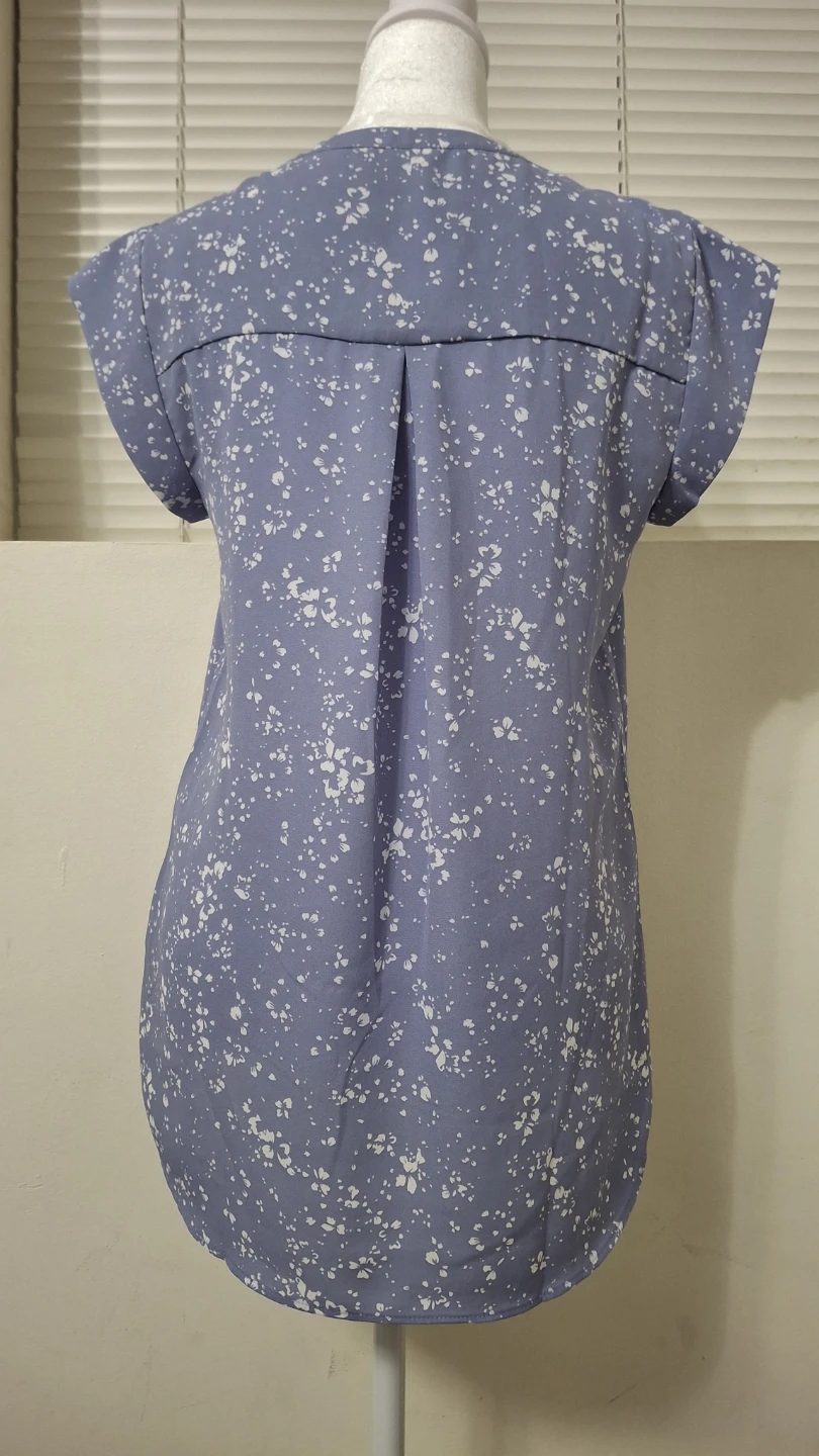 Reitmans R Essentials Floral Notch V-Neck Blouse - photo 5