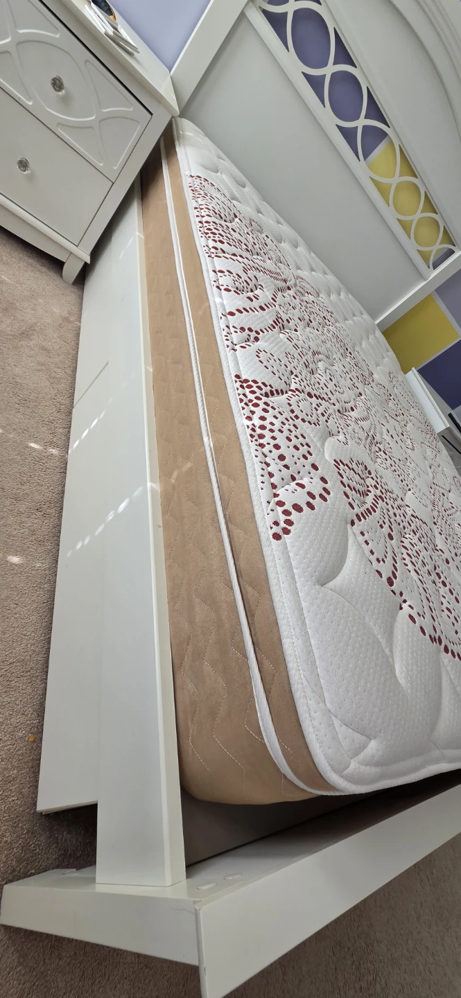 Excellent Condition DOUBLE coil Mattress - photo 2
