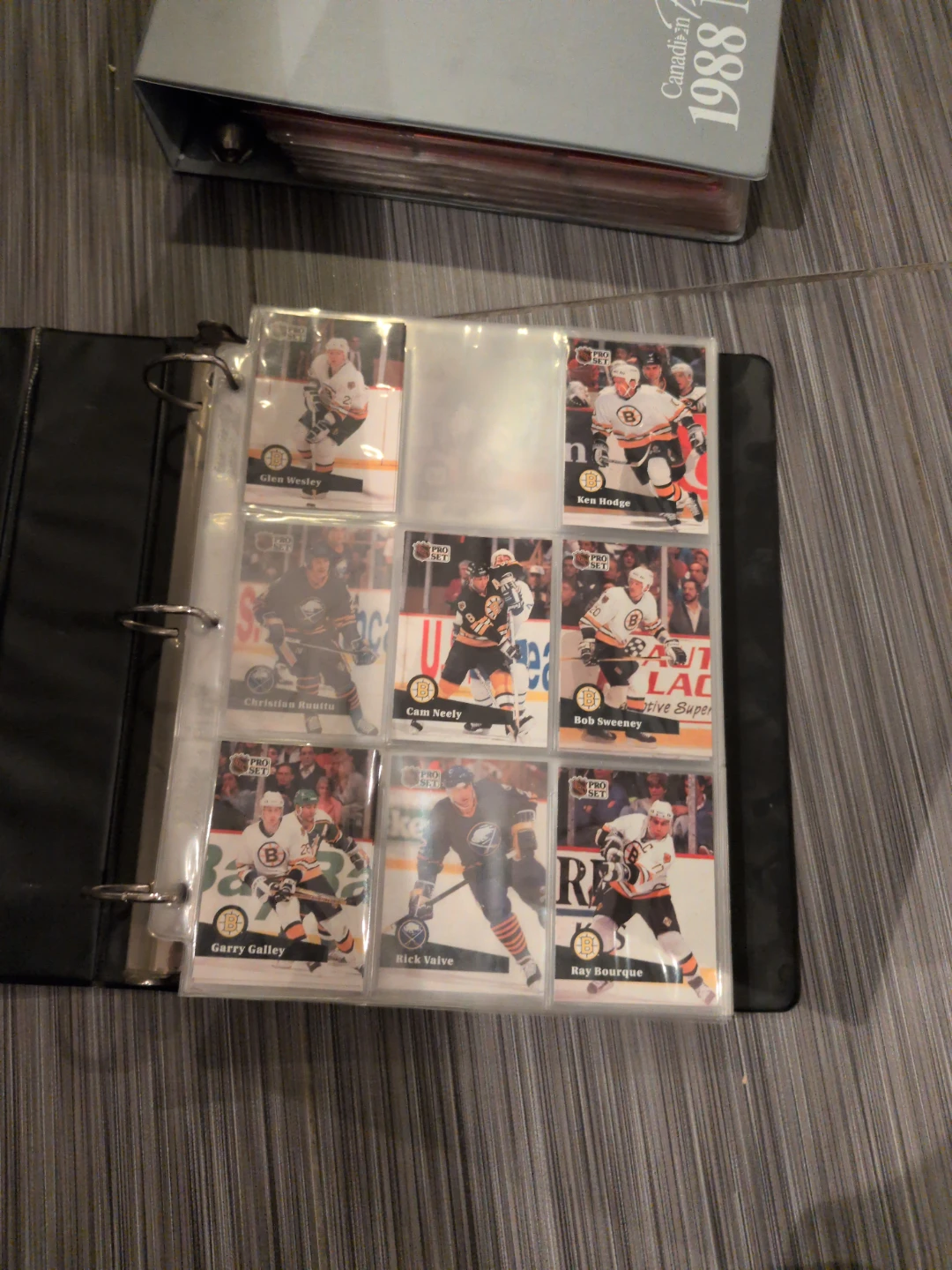 Large Collection of Vintage Sports Trading Cards - photo 3