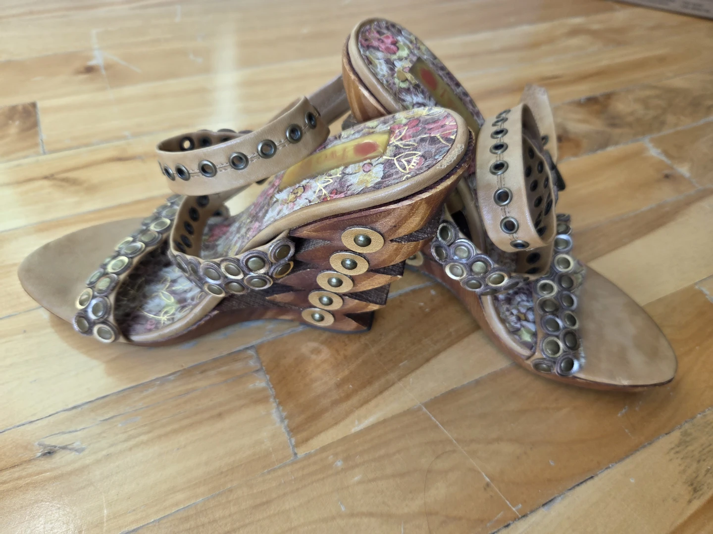 NEW! Shoes (US7) - photo 3