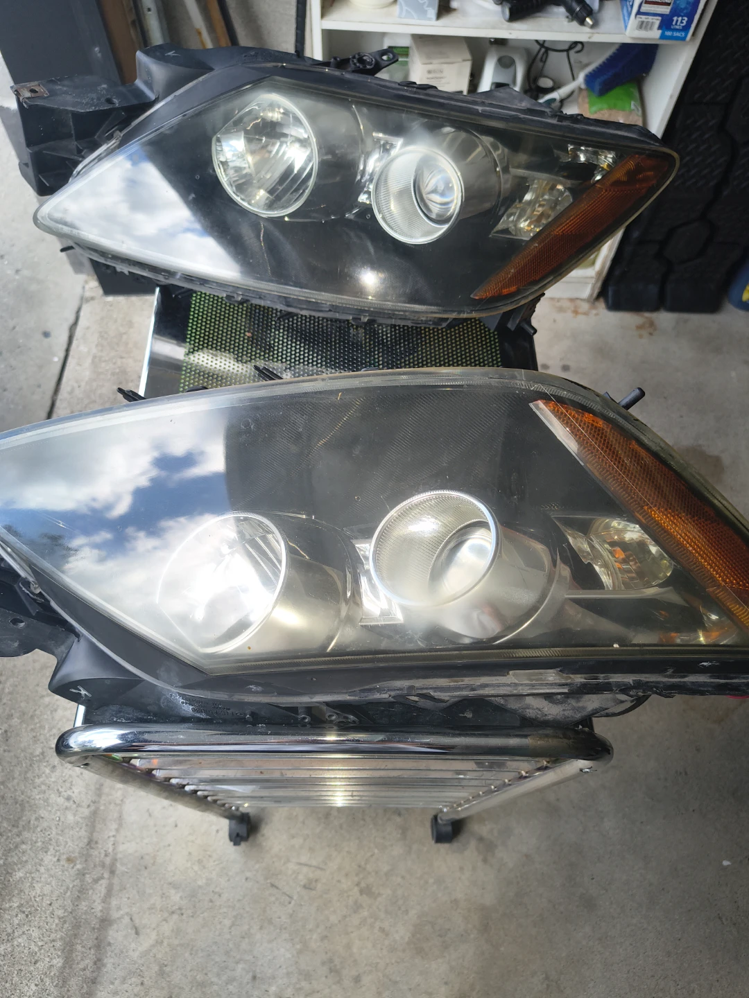 MAZDA CX-7 2011 HEADLIGHTS