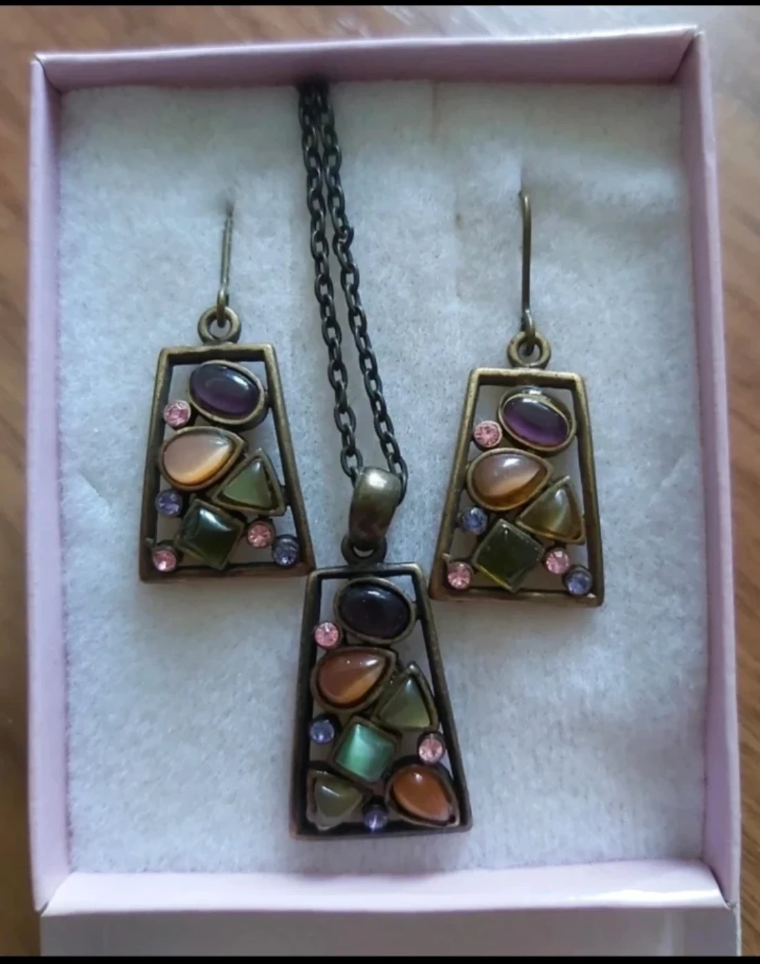🏈 antique style necklace and earrings set