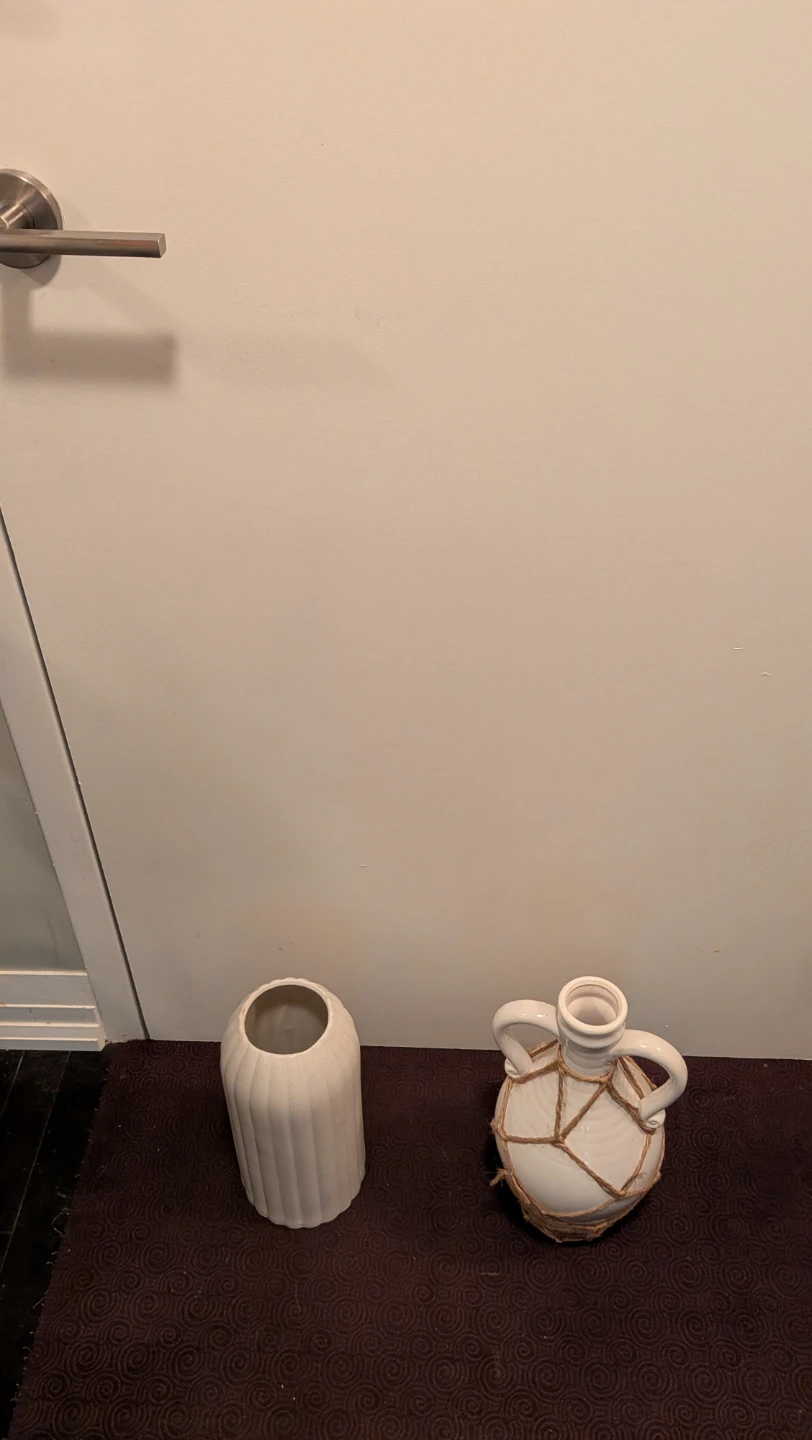 Set of 2 White Decorative Vases - photo 3