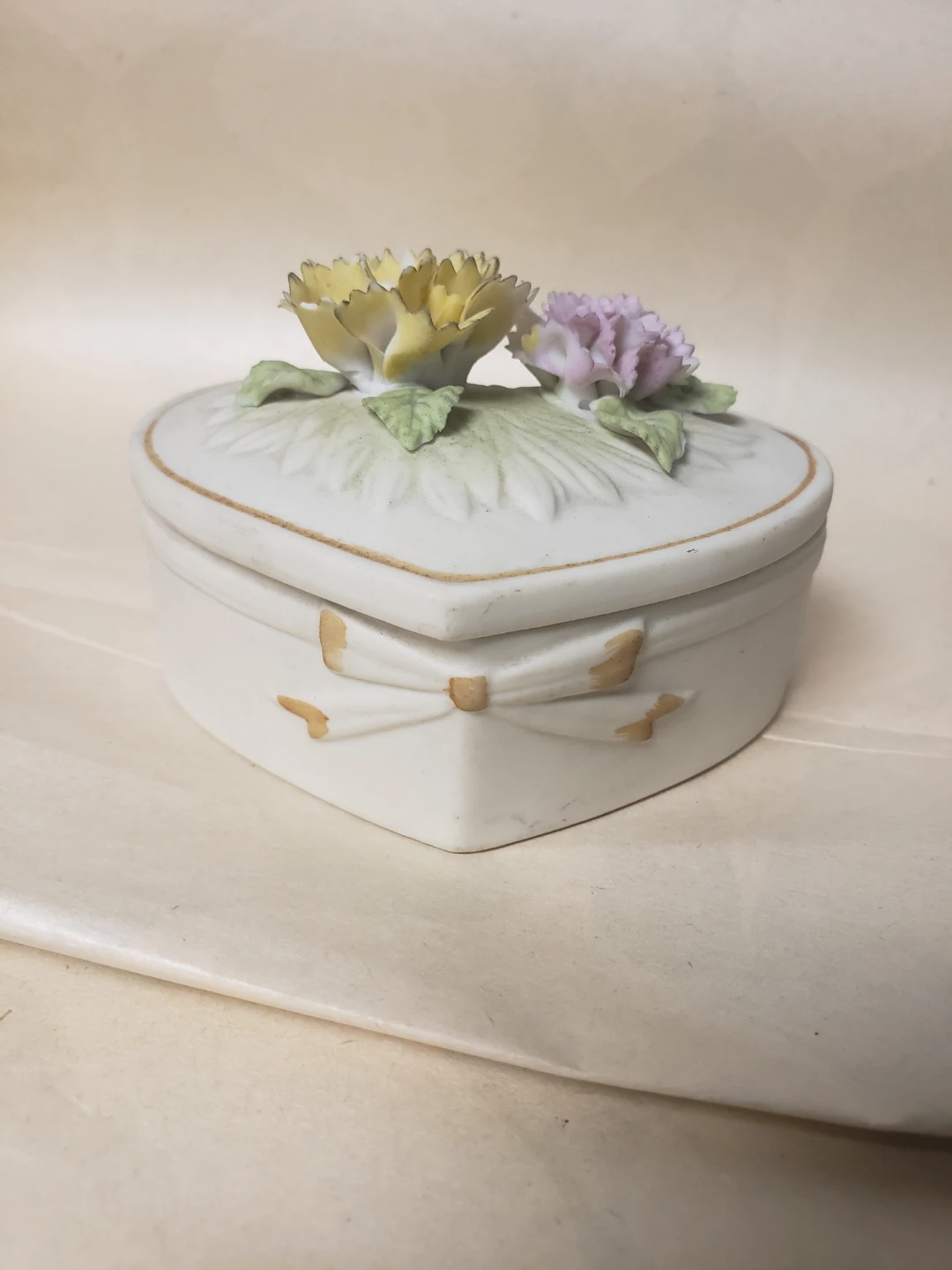 Heart Shaped Floral Porcelain Trinket Box - photo 2