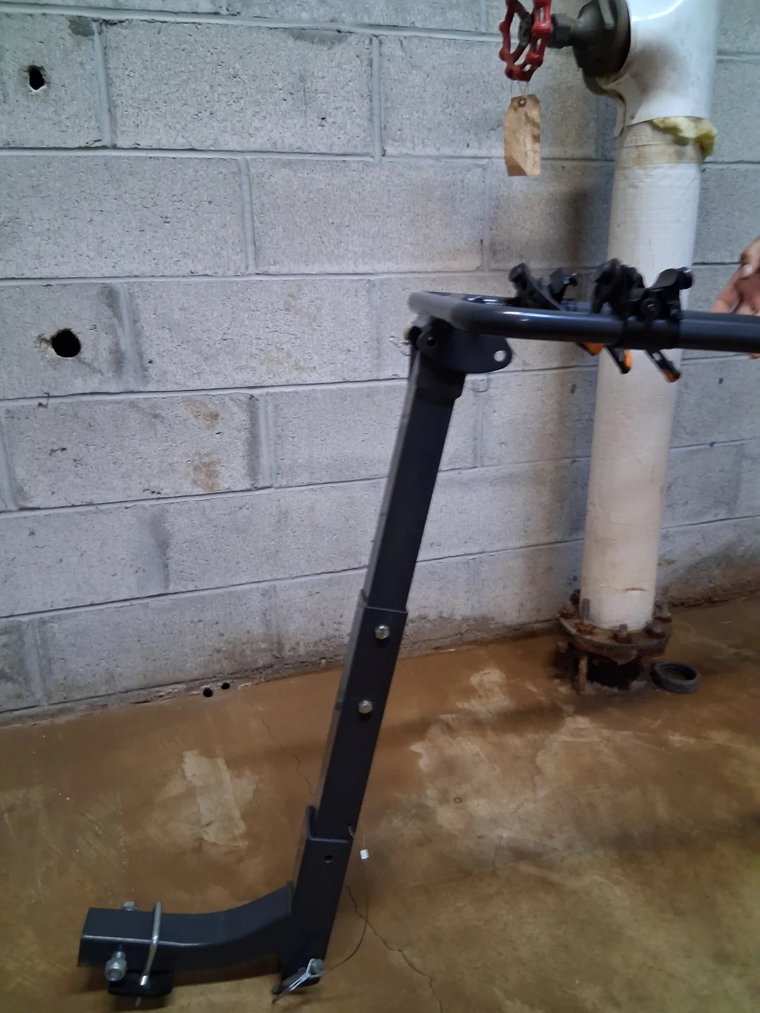 Hitch-Mounted Bicycle Rack - photo 2