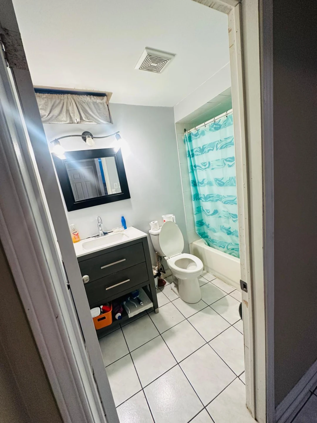 Room for Rent - photo 5