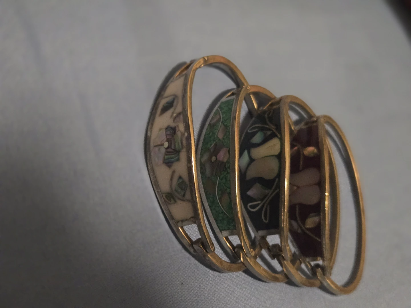 Set of 4 Floral Mother of Pearl Hinged Bracelets - photo 2