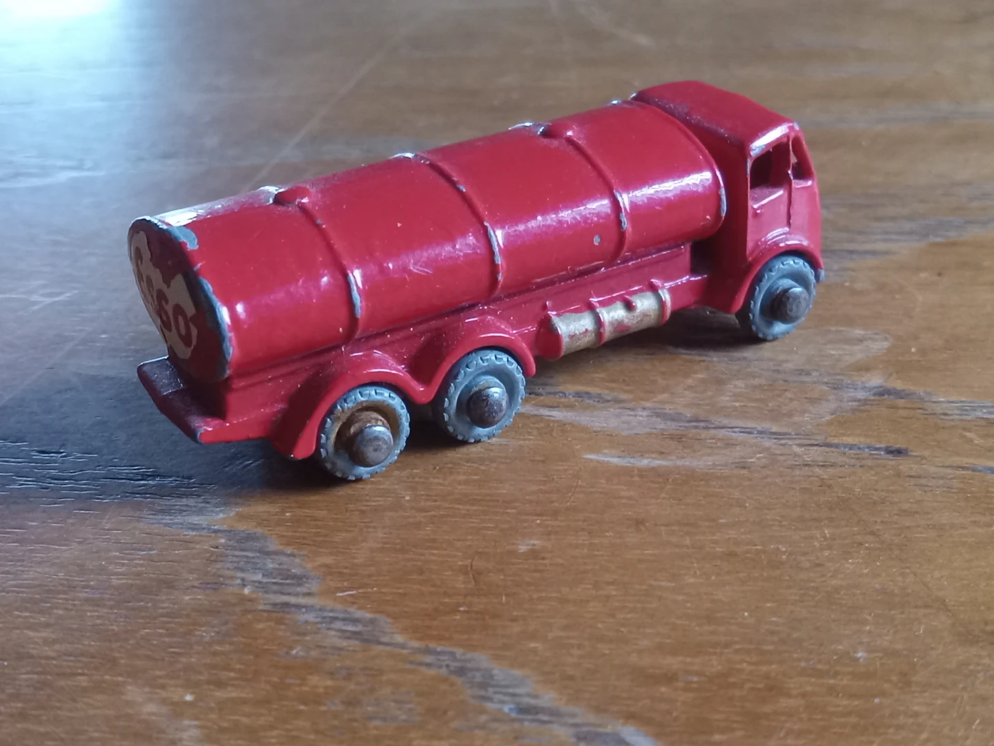 1950's Lesney Matchbox Esso Tanker Truck - photo 2