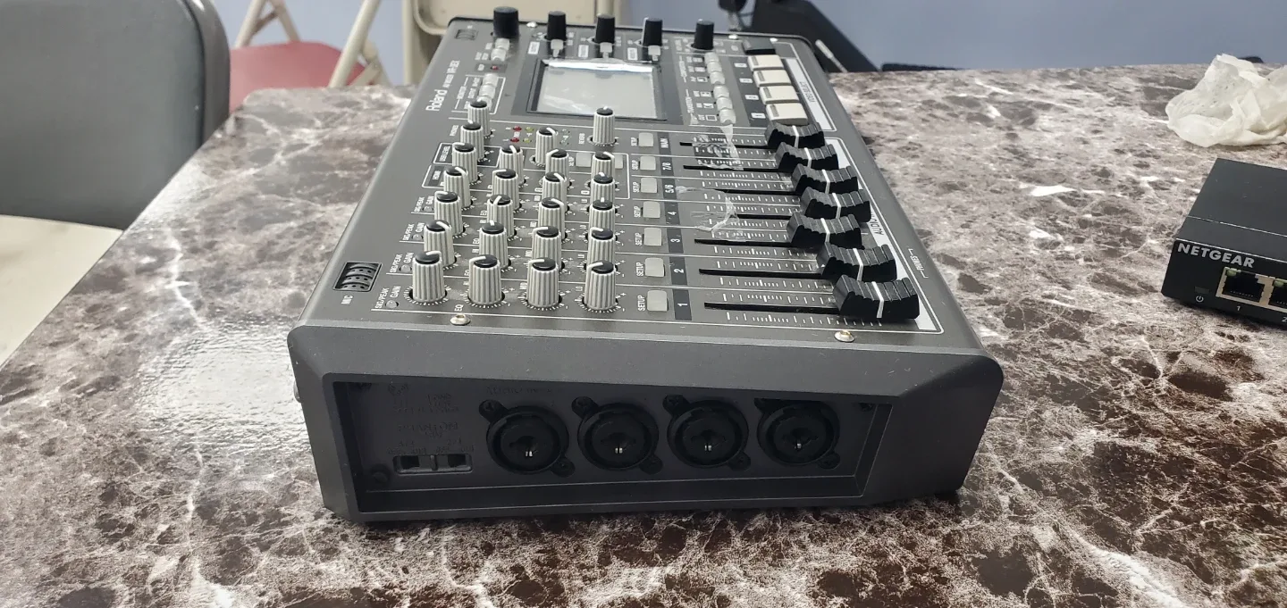 Roland VR-3EX AV Mixer - photo 3