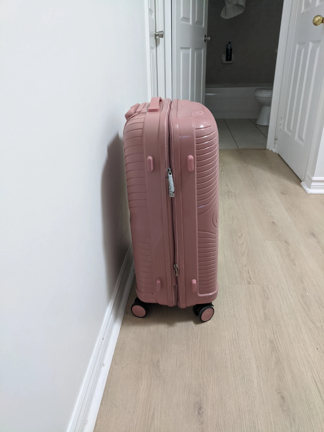 American Tourister Luggage - photo 2
