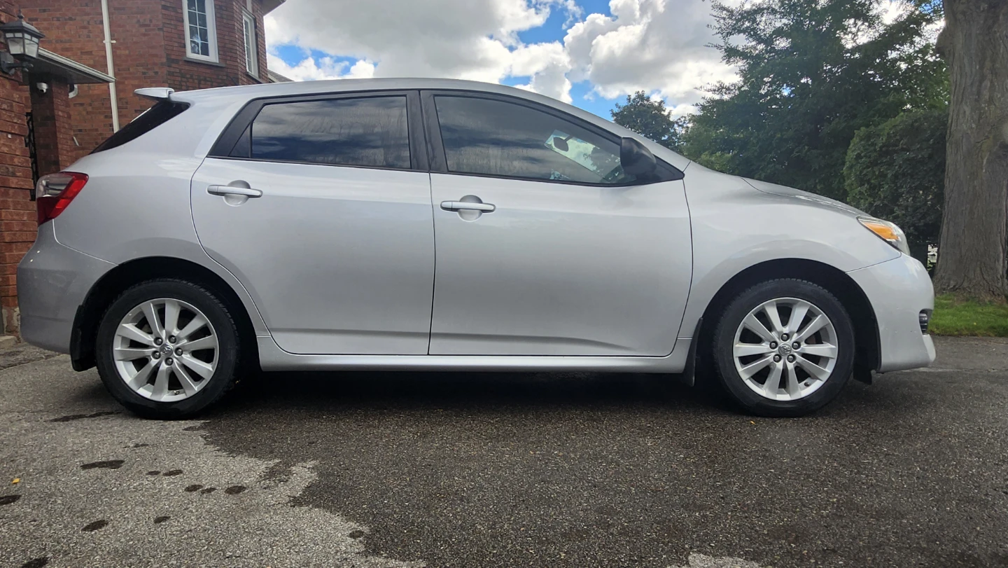 2010 Silver Toyota Matrix 4 door Wagon - photo 4