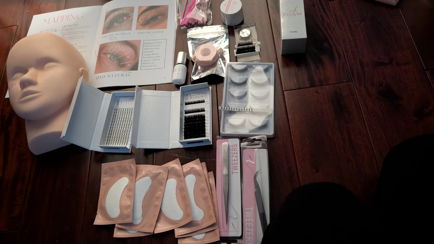 Lash extension practice kit - photo 2