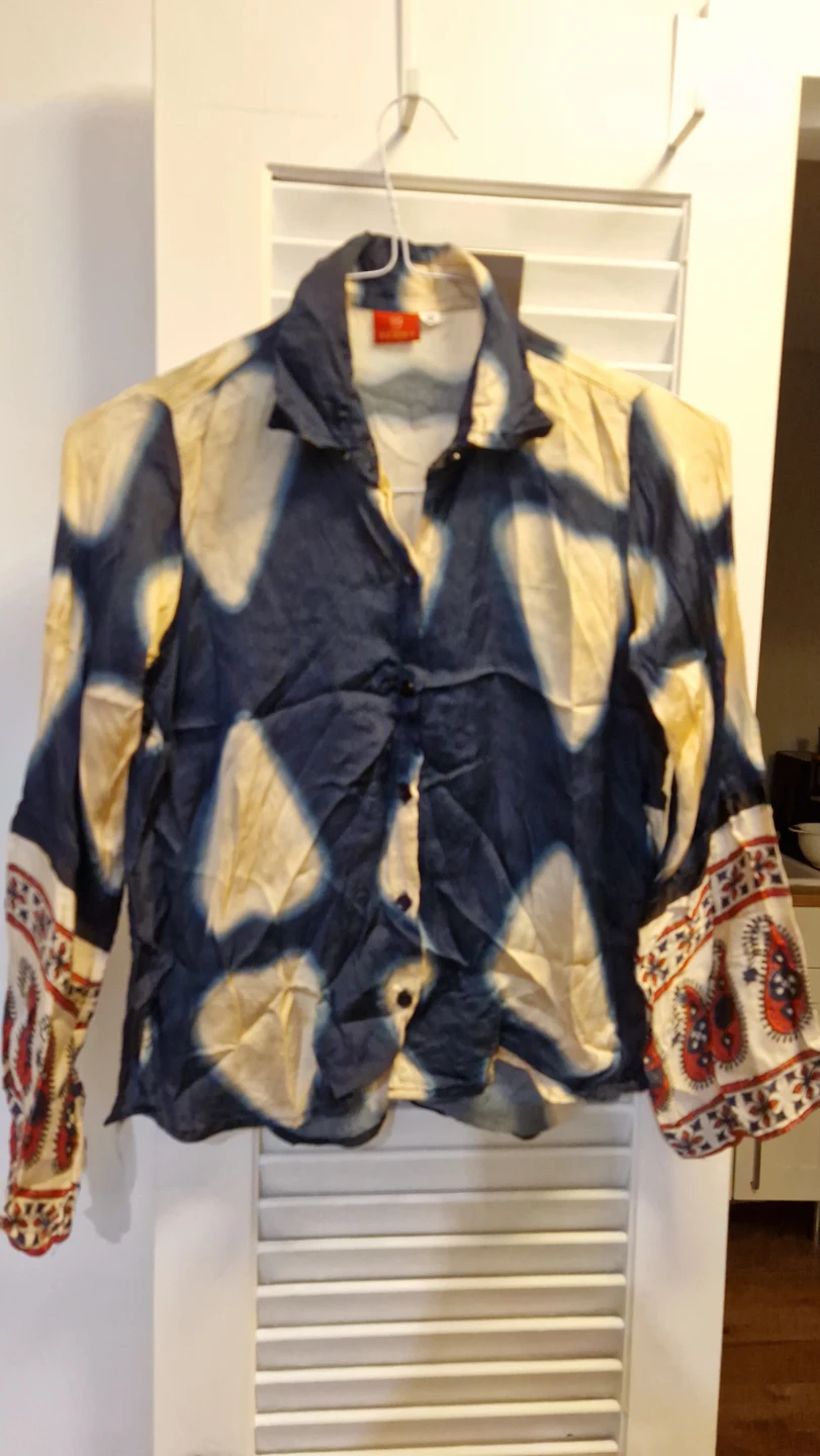🏈 three different women's tops - photo 3