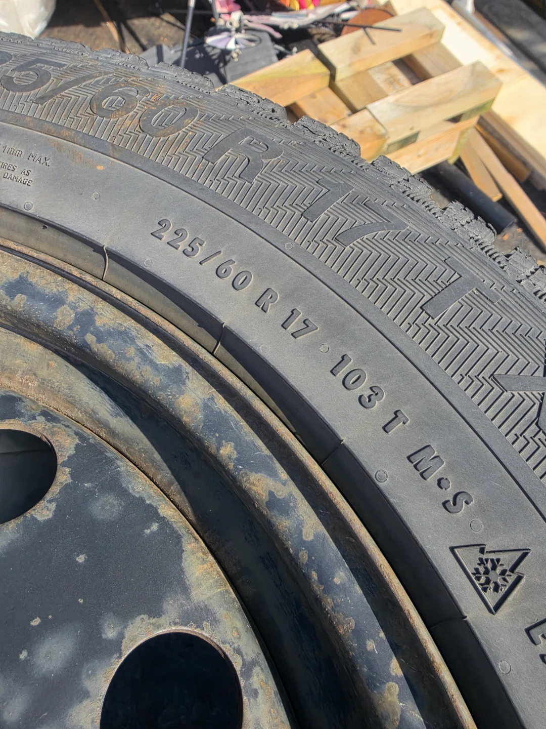 Nordman Frost 200 Tire 225/60R17 Snow tires and rims - photo 3