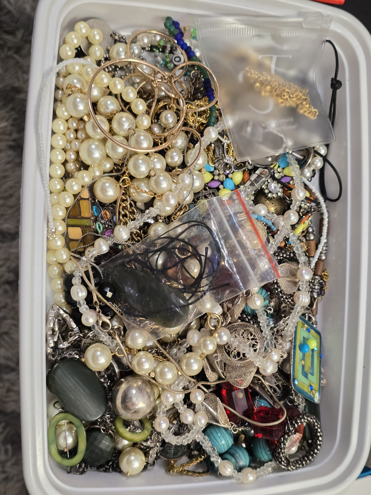Assorted Costume Jewellery Lot - photo 2