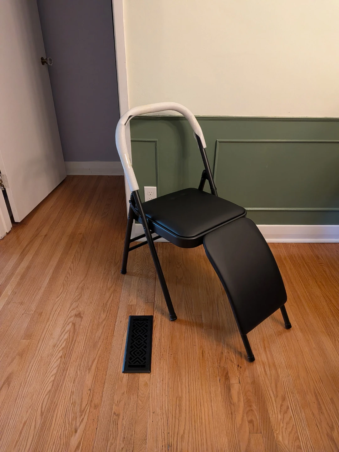 Black Folding Chair with Lumbar Support - photo 4