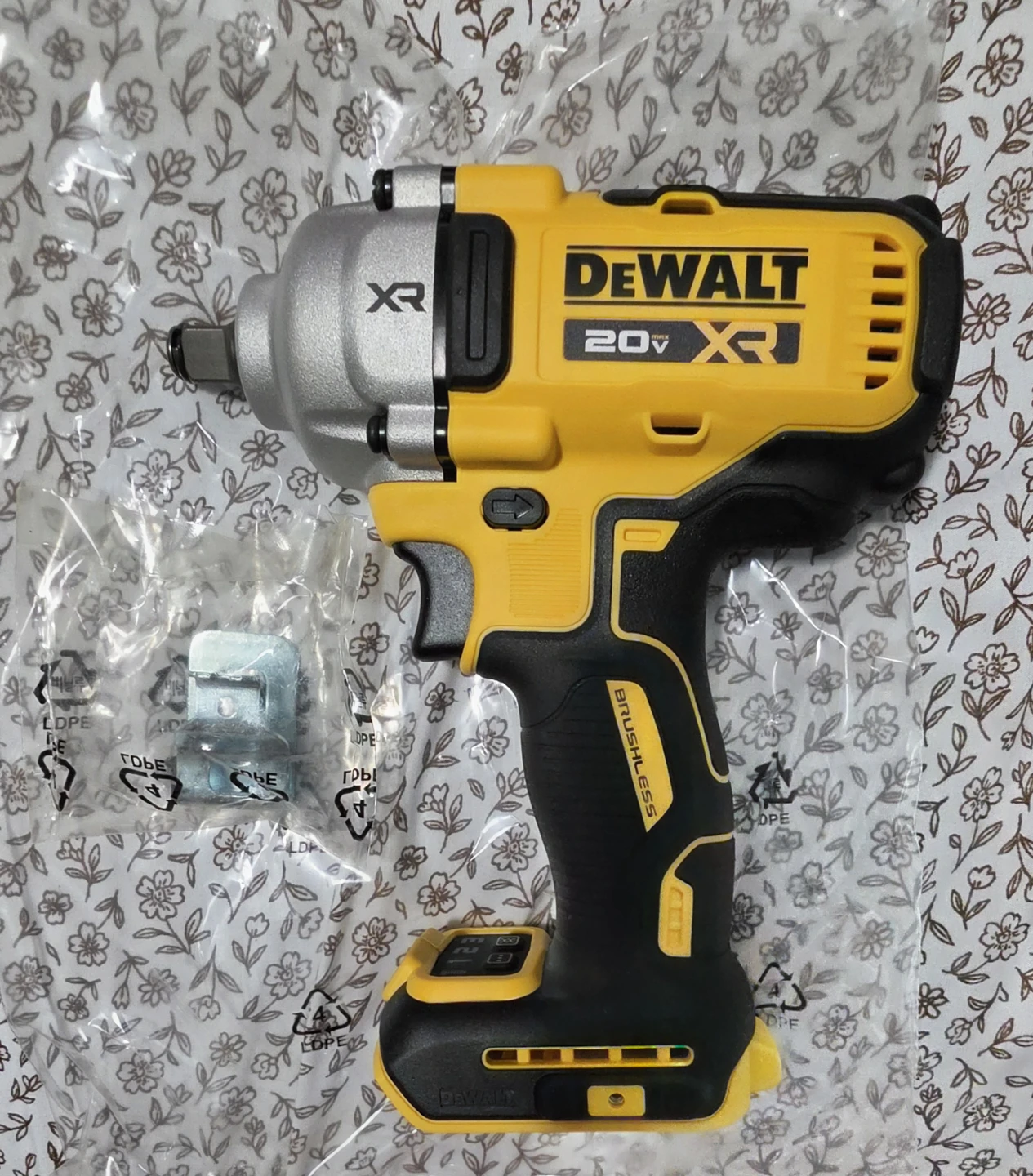 DEWALT DCF891 20V XR Brushless 1/2" Impact Wrench