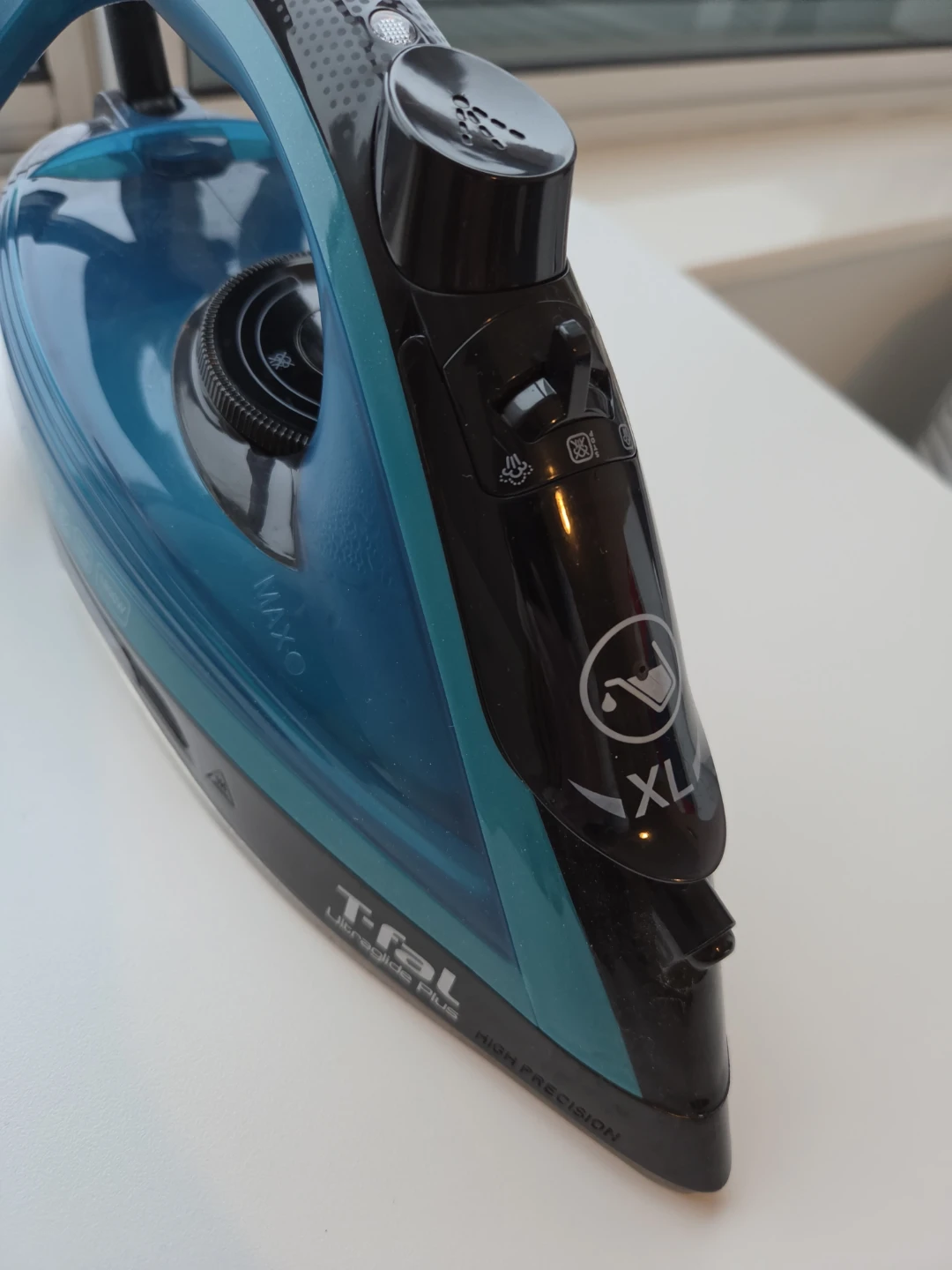 T-fal Ultraglide Plus Steam Iron - photo 2