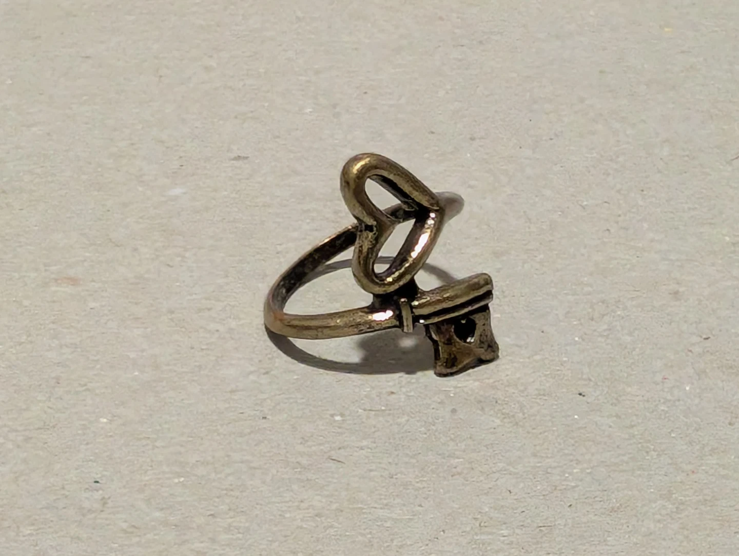 Jewellery: Heart and Key gold-tone ring
