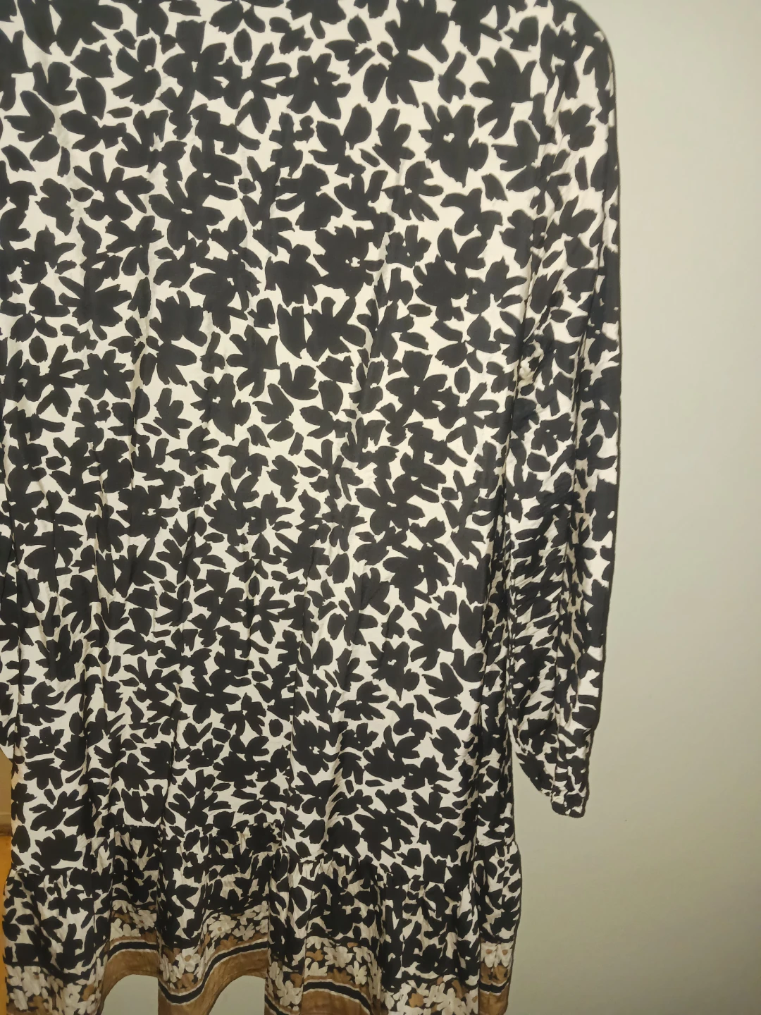 🏈 Tribal Femme Black and White Floral Tunic - photo 3