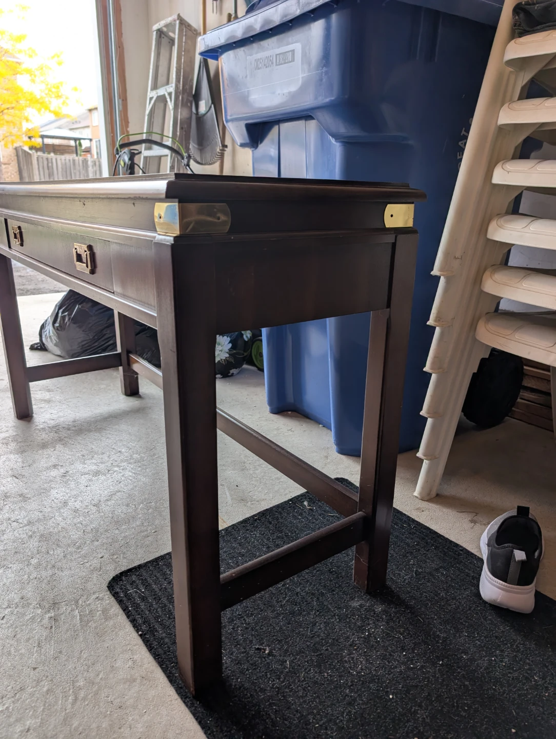 WOODEN ACCENT TABLE WITH DRAWER - photo 3