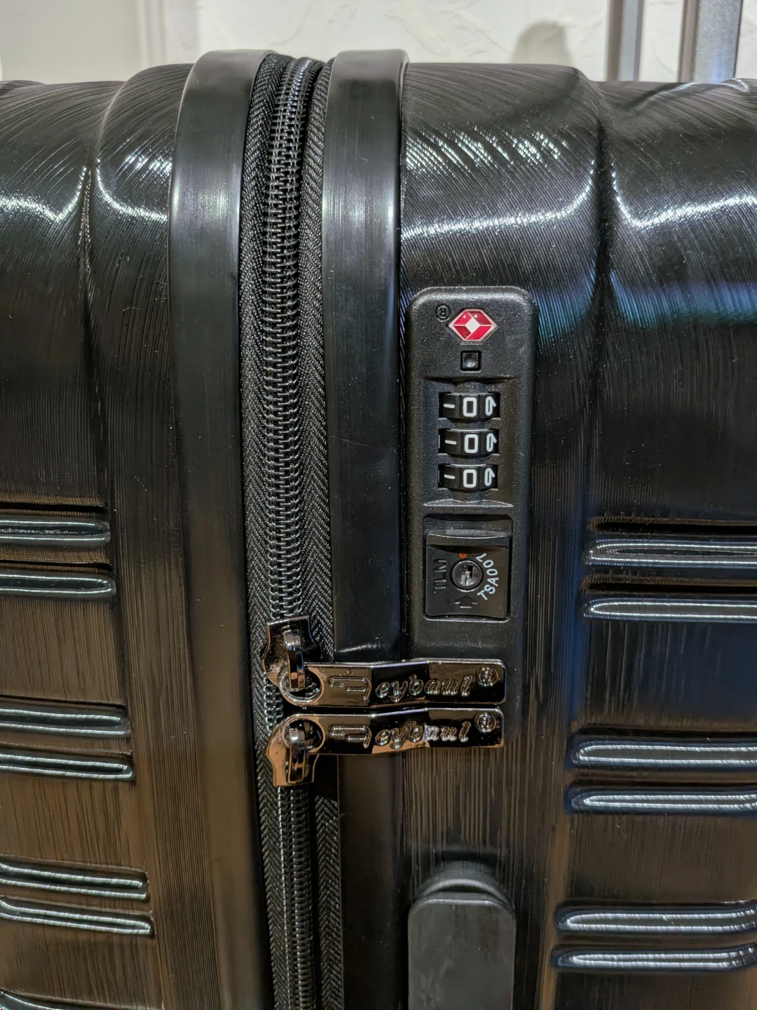 24 Inch Luggage Hardshell Suitcase( Brand New) - photo 2