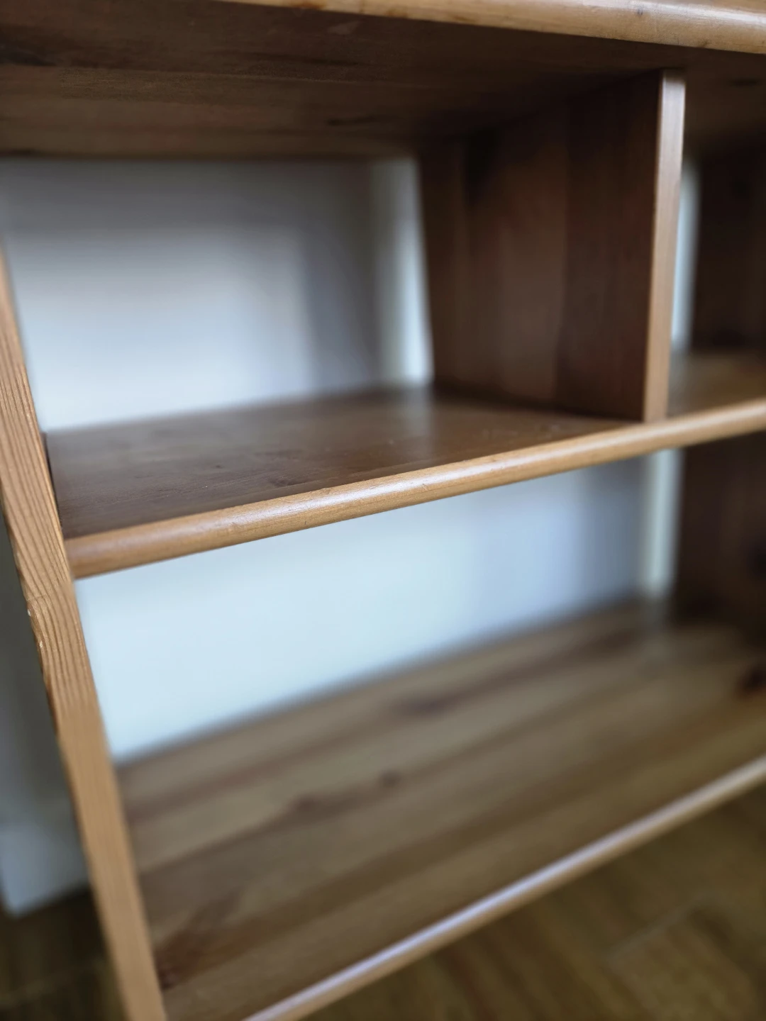 Wooden Low Bookshelf - photo 3