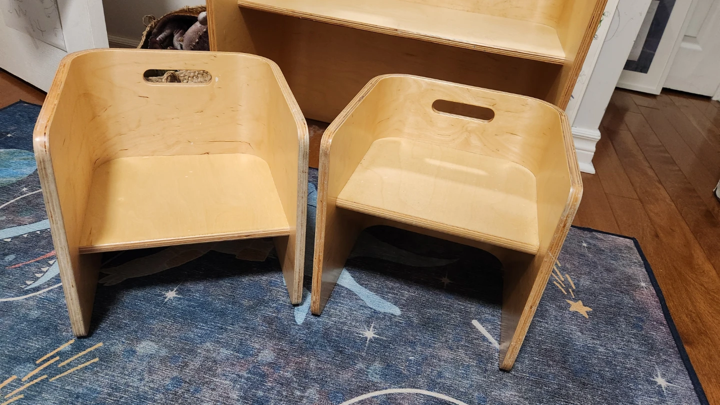 GUC Costco 2 way table and 3 way chairs - photo 3