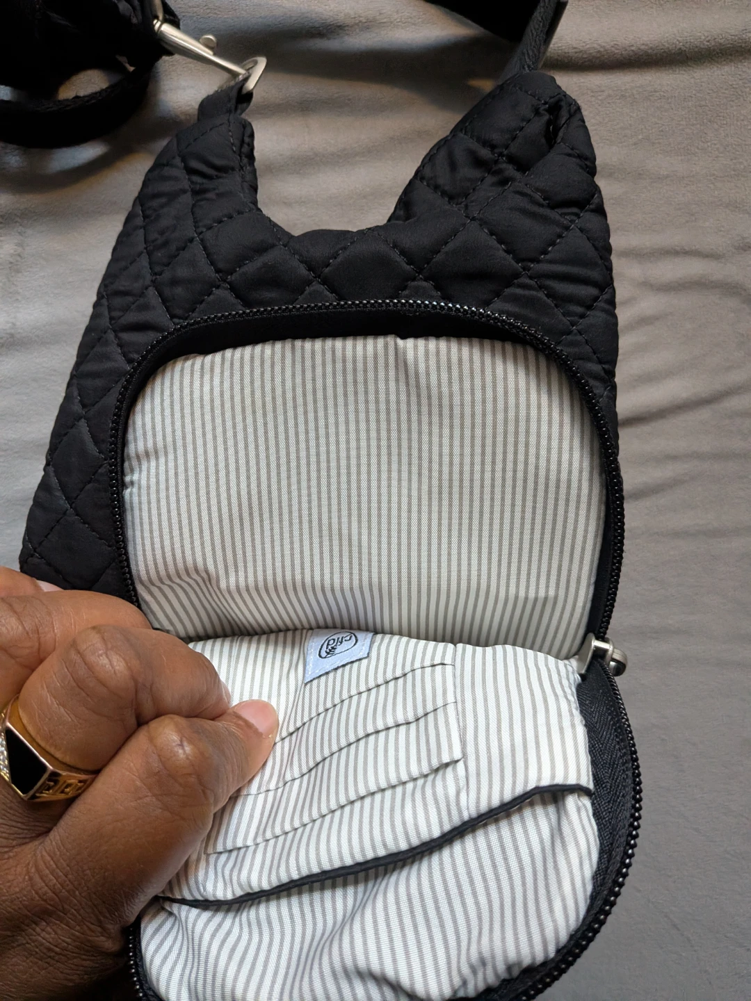 Quilted Black Crossbody Bag - Travelon - photo 3