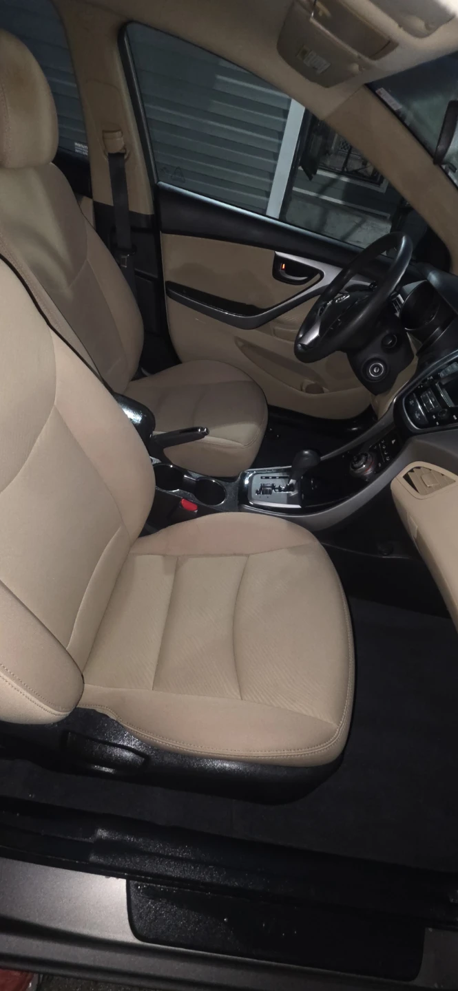 Hyundai Elantra Sedan - photo 2