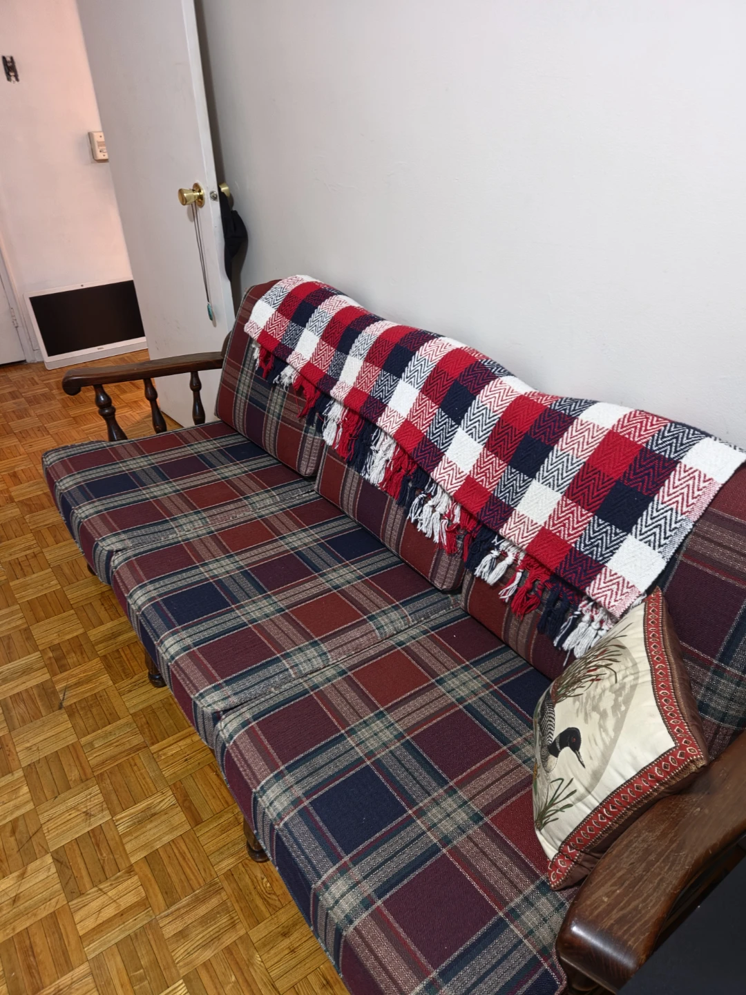 Plaid Three-Seater Sofa - photo 2