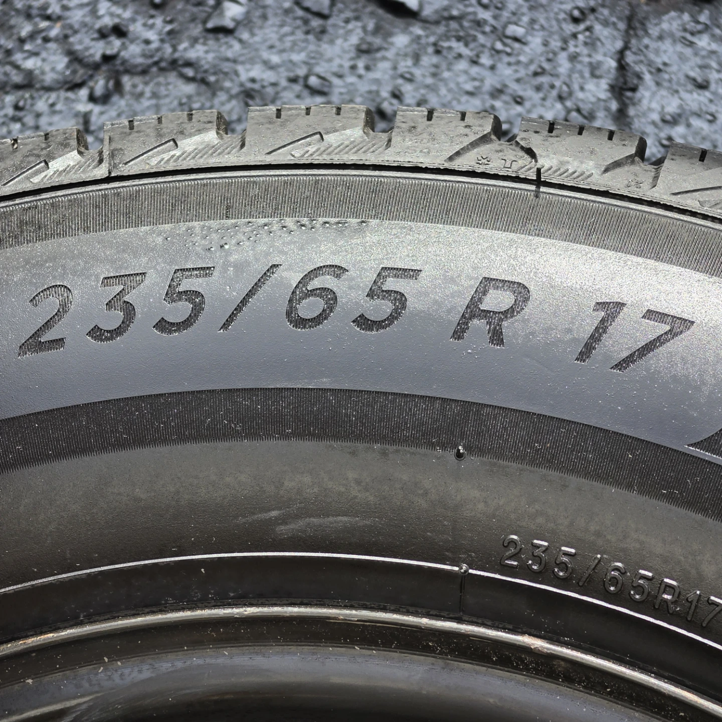 ​LIKE NEW: Michelin X-Ice Snow Tires+Rims+TPMS (235/65R17) - photo 3