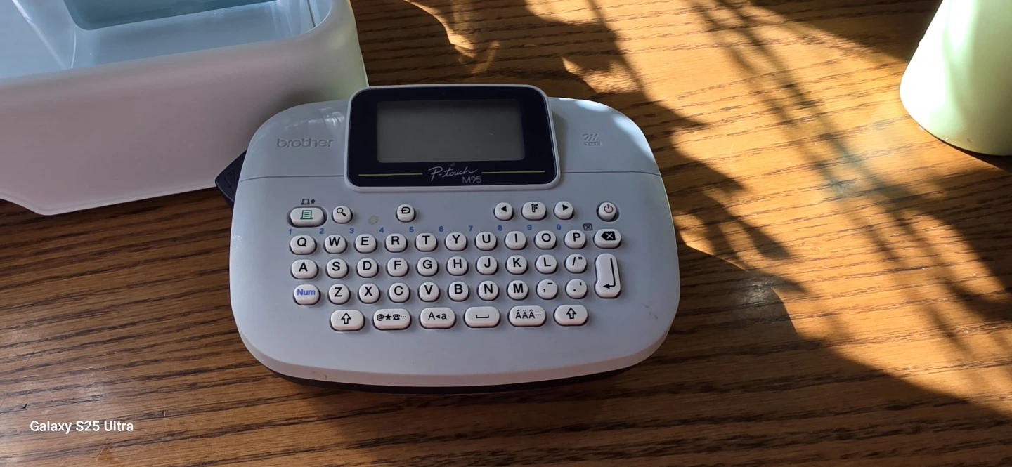Brother P-touch M95 Label Maker - photo 5